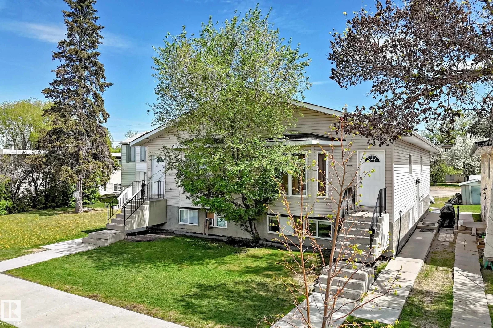 10017 153 ST NW, Edmonton - 4 bedroom Duplex for sale