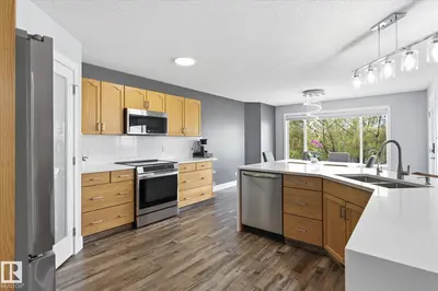 Interior photo 4 of 3948 42 ST NW