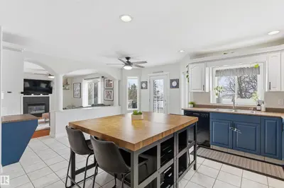Interior photo 3 of 4847 152 AV NW