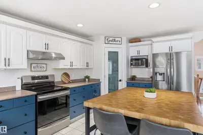 Interior photo 2 of 4847 152 AV NW
