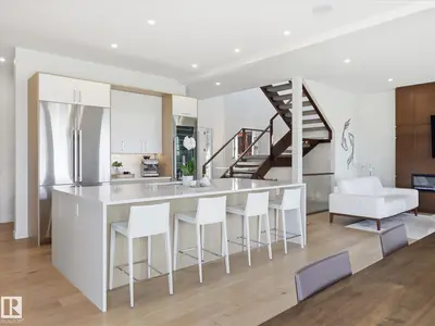 Interior photo 3 of 1558 HOWES PL SW
