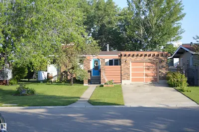 Interior photo 1 of 4208 89 ST NW