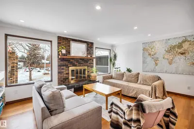 Interior photo 3 of 4208 89 ST NW