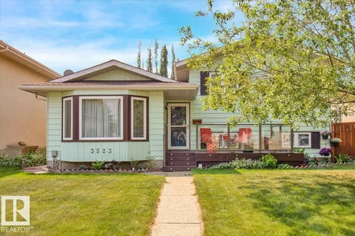 3523 18A AV NW, Edmonton - $459,900