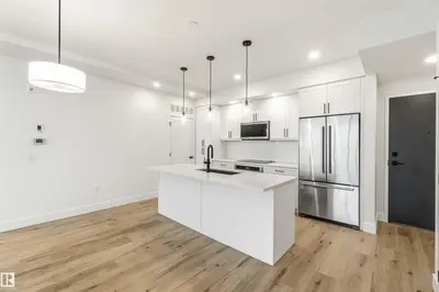 Interior photo 4 of #1020 260 Bellerose DR