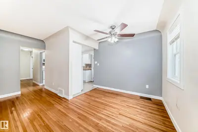 Interior photo 3 of 
