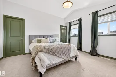 Interior photo 3 of 100 NAPOLEON CR