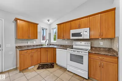 Interior photo 4 of 22 DORIAN WY