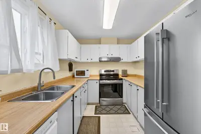 Interior photo 4 of 3004 36 ST NW