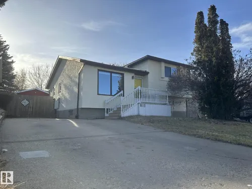 4211 30 AV NW, Edmonton - $389,700