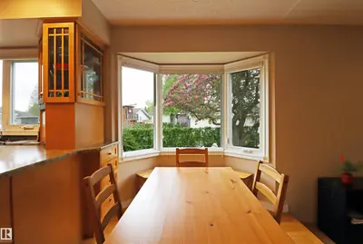Interior photo 3 of 6 MARLBORO PL