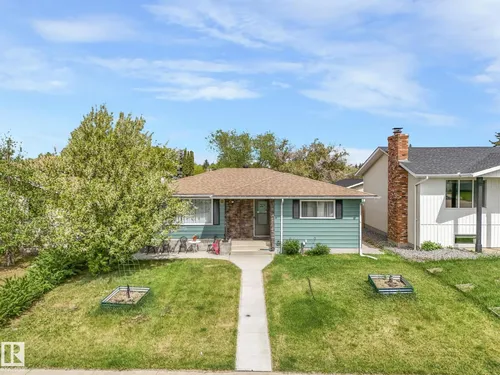 7120 39 AV NW, Edmonton - $499,900