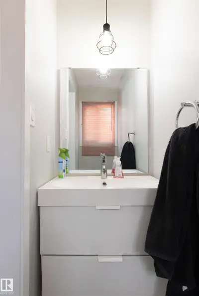 Interior photo 4 of 7115 39A AV NW