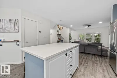 Interior photo 3 of 12122 17 AV SW