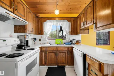 Interior photo 4 of 311 3 ST