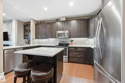 Interior photo 4 of 3252 ALLAN WY SW