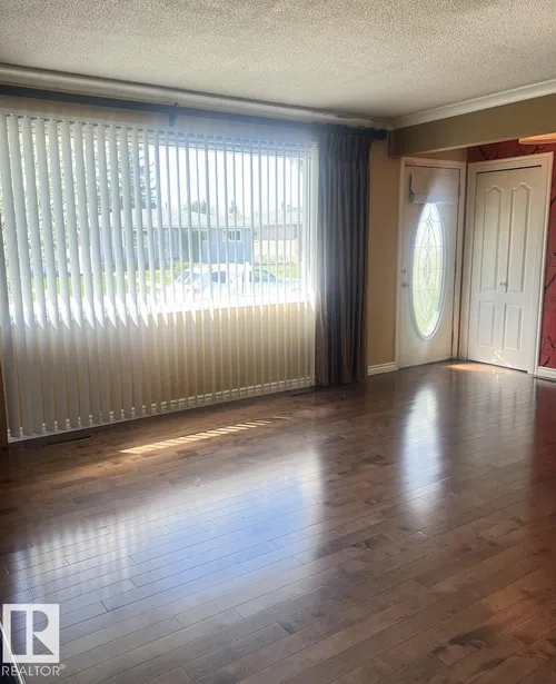 15003 81 ST NW, Edmonton - $450,000