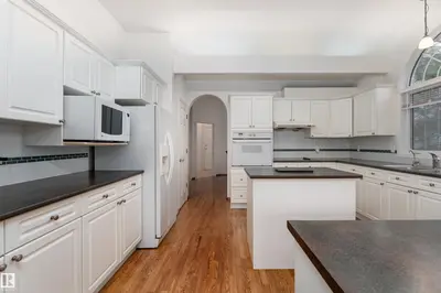 Interior photo 3 of 520 PARDEE BA NW