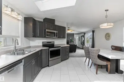 Interior photo 4 of 1661 Jubilee Crescent