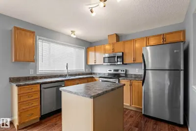 Interior photo 4 of 7118 19A SW SW