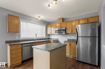 Interior photo 3 of 7118 19A SW SW