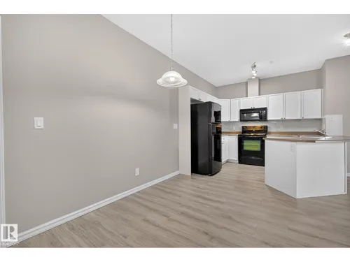 #225 226 MACEWAN RD SW