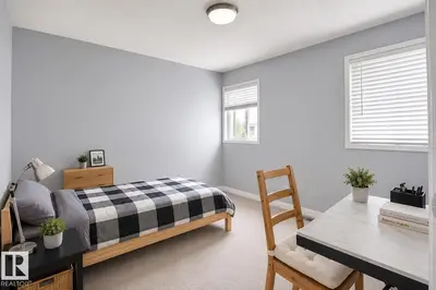 Interior photo 4 of 726 SADDLEBACK RD NW