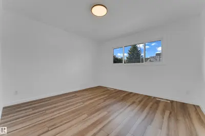 Interior photo 4 of 