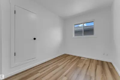 Interior photo 2 of 
