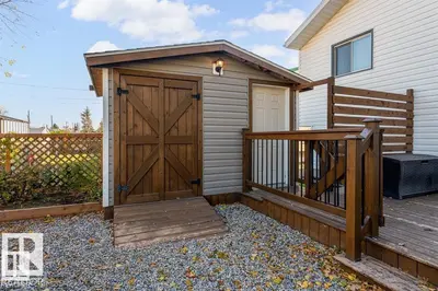 Interior photo 1 of 1112 13 AV