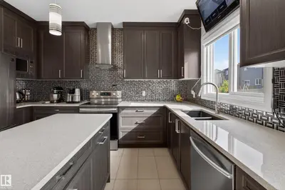 Interior photo 3 of 8607 MAYDAY WD SW