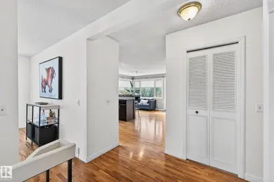 Interior photo 2 of 5 WILLOWBROOK CR