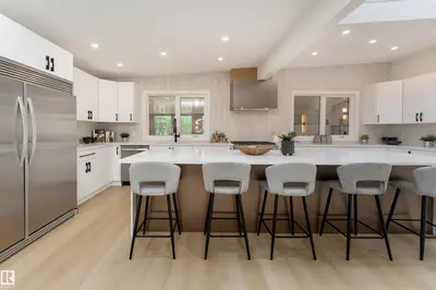 Interior photo 4 of 8728 72 ST NW