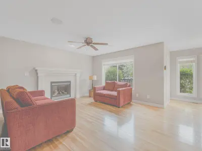 Interior photo 3 of 