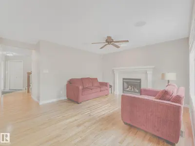 Interior photo 4 of 