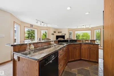Interior photo 3 of 777 BUTTERWORTH DR NW