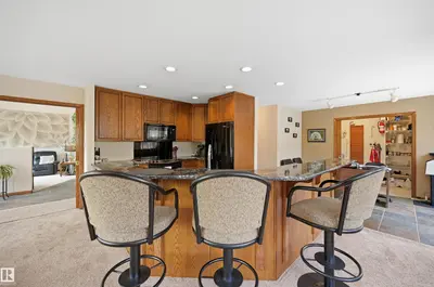 Interior photo 2 of 777 BUTTERWORTH DR NW
