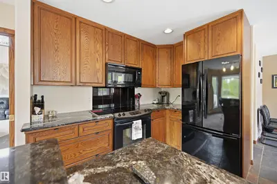 Interior photo 4 of 777 BUTTERWORTH DR NW
