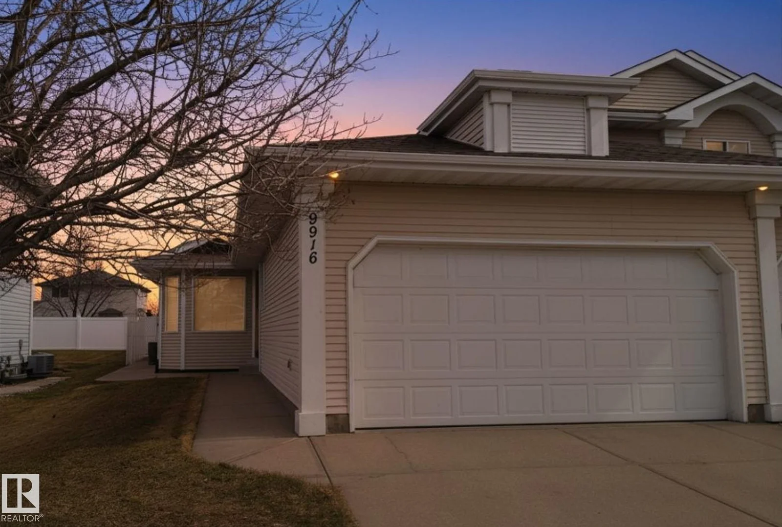 9916 178 AV NW, Edmonton - 2 bedroom Duplex for sale