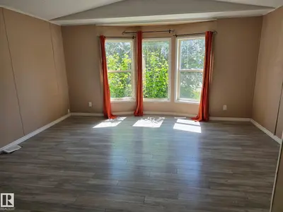Interior photo 2 of 