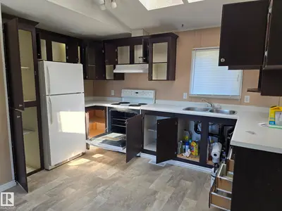 Interior photo 1 of 