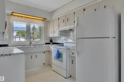 Interior photo 4 of 3806 33 AV