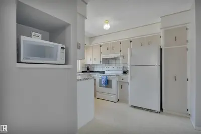 Interior photo 3 of 3806 33 AV