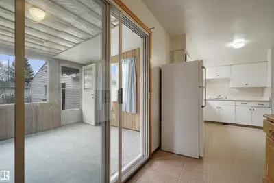 Interior photo 2 of 