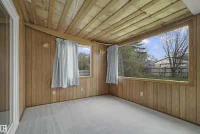 Interior photo 4 of 