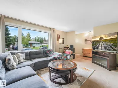 Interior photo 1 of 1040 MOYER DR