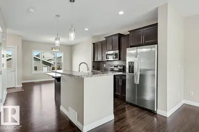 Interior photo 3 of 2 SIMMONDS PL