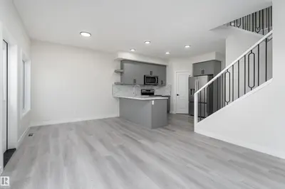 Interior photo 2 of 137 Pierwyck Loop