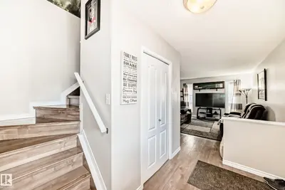 Interior photo 4 of 7847 7 AV SW SW