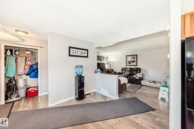 Interior photo 3 of 7847 7 AV SW SW
